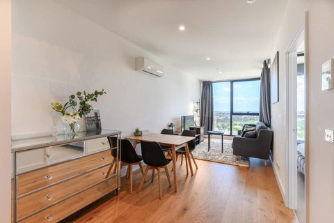 Box Hill 1 Bedroom Apartment With Ultimate View - Accommodation NT 1