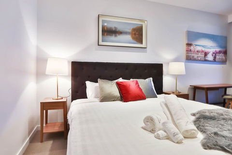 Box Hill Central Sky One Apartment - Accommodation NT 0