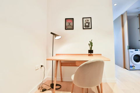 Box Hill Central Sky One Apartment - Accommodation NT 2