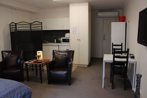 Box Hill Studio 3 At Canterbury Gardens - Accommodation NT 2