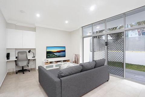 Brand New 2 Bedroom Apartment For 7 People - NT Tourism 0