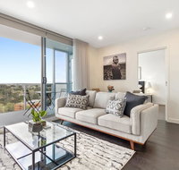 Brand New Apartment With Balcony Gym and Sauna - Accommodation NT