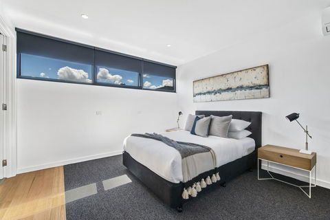 Brand New Beachside Studio Apartment - NT Tourism 0