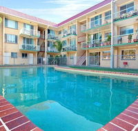 Bribie Beach King bed Unit overlooking pool - Accommodation NT