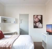 Bright Studio Steps from Westmead Hospital - NT Tourism