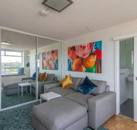 Bright Studio with Amazing City Views - Accommodation NT