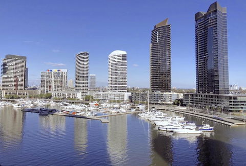 Brilliant Victoria Harbour Waterfront LVII - Accommodation NT 0