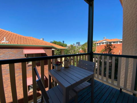 Brisbane City Apartment Atop Victoria Park - Accommodation NT 1