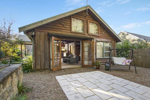 BROWNS COTTAGE - NT Tourism 1