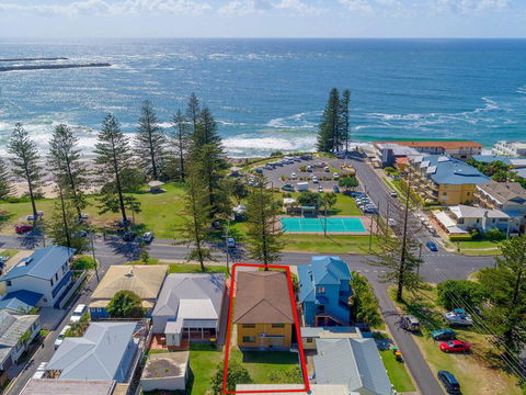 Burleigh Unit 2 -28 Clarence Street - Opposite Main Beach. - Accommodation NT 0