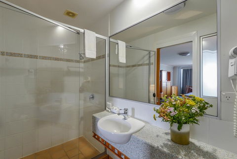 Burnett Riverside Hotel - Accommodation NT 2