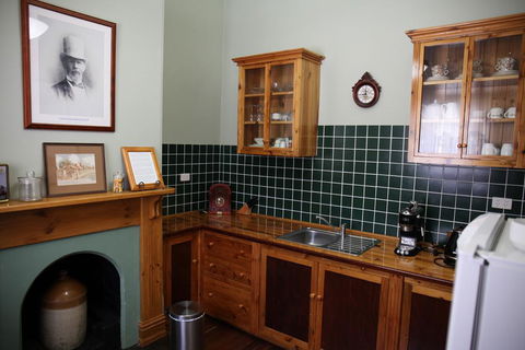 Burra Railway Station Bed And Breakfast - NT Tourism 3