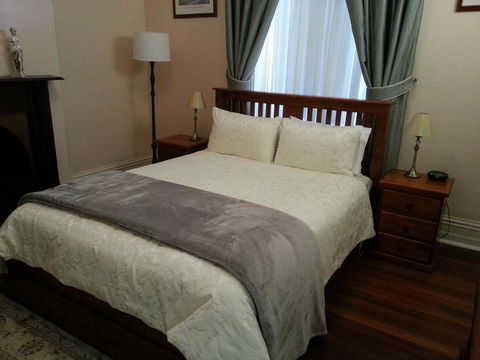Burra Railway Station Bed And Breakfast - NT Tourism 2