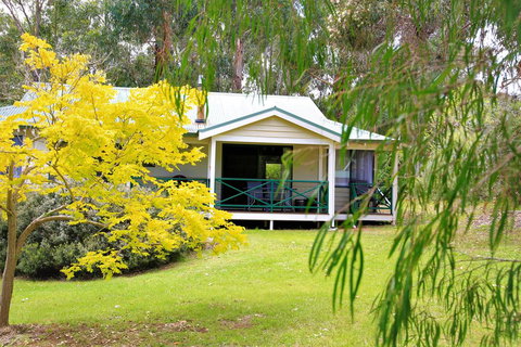Bushy Lake Chalets - Accommodation NT 0