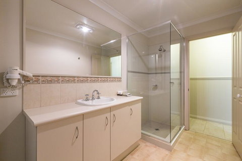 Bushy Lake Chalets - Accommodation NT 1