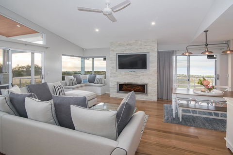 Busselton Beach House - NT Tourism 1