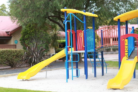 Busselton Villas And Caravan Park - NT Tourism 3