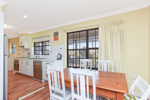 By The Beach - 30 Jetty Road - NT Tourism 2