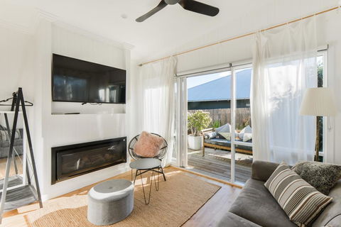 By The Seaside - Accommodation NT 0