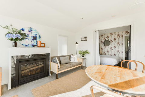 By The Seaside - Accommodation NT 2