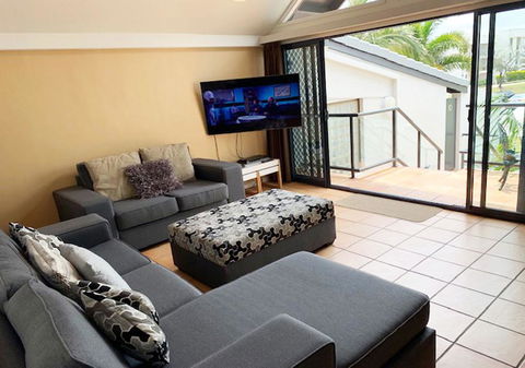 Byron Bay Beachfront Apartments - NT Tourism 2