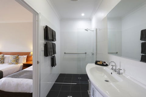 Cadman Motor Inn And Apartments - NT Tourism 3