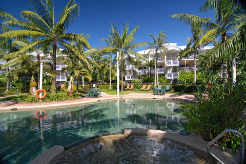 Cairns Beach Resort - NT Tourism 0