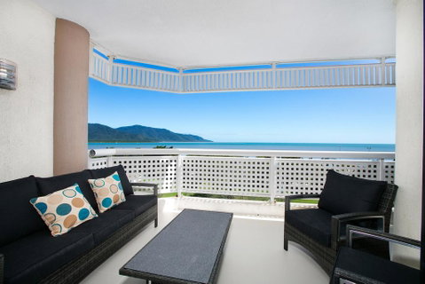 Cairns Luxury Waterfront Apartment - Accommodation NT 3