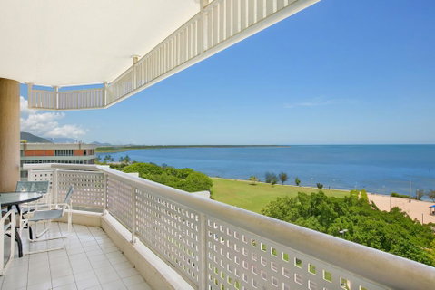 Cairns Ocean View Apartment - Accommodation NT 1