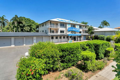 Cairns Reef Apartments & Motel - NT Tourism 1