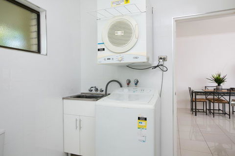 Cairns Reef Retreat - NT Tourism 2