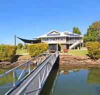 Campbell 7 - Large Queenslander on Maroochy River - Accommodation NT