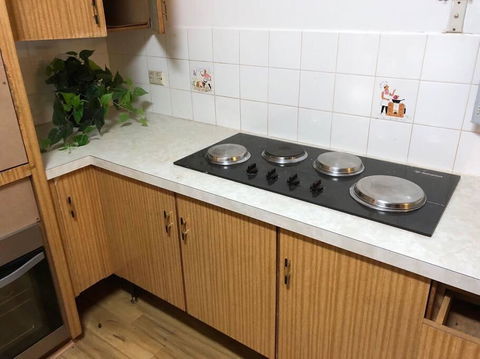 CAMPBELLTOWN HOLIDAY HOME 3 BED + FREE PARKING NCA039 - Accommodation NT 1