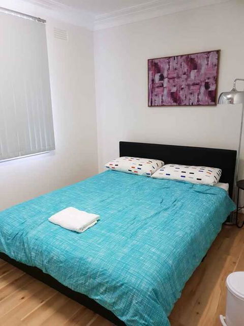CAMPBELLTOWN HOLIDAY HOME 3 BED + FREE PARKING NCA039 - Accommodation NT 3