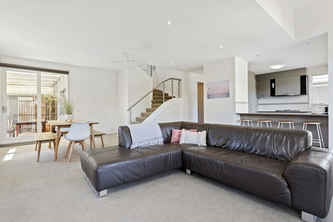 CAPEL'S REST - CAPEL SOUND - Accommodation NT 3