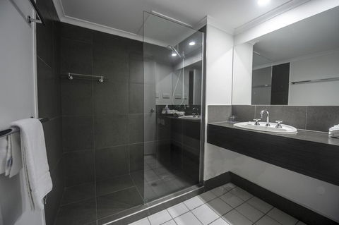 Castaways Resort & Spa On Mission Beach - NT Tourism 3