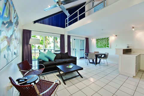 Castaways Resort & Spa On Mission Beach - NT Tourism 1