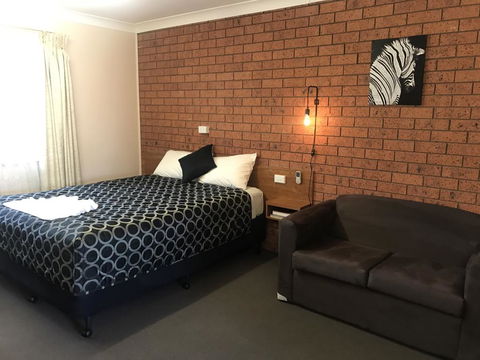 Castlereagh Motor Inn - NT Tourism 1