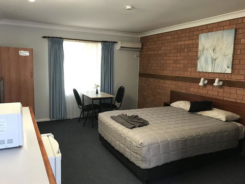 Castlereagh Motor Inn - NT Tourism 3