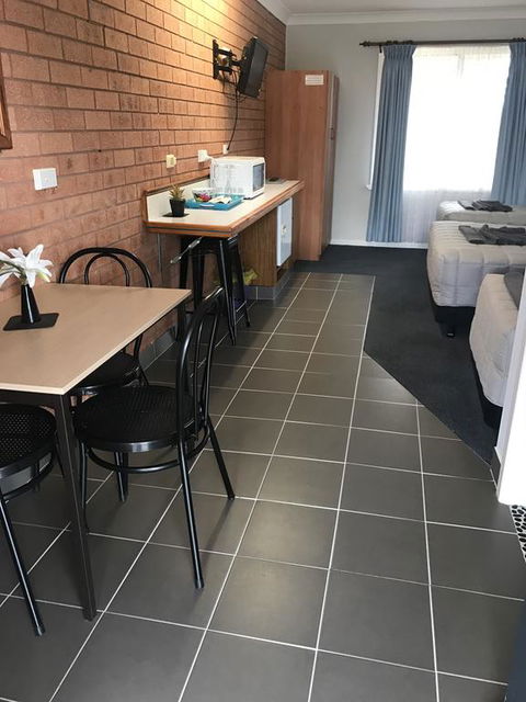 Castlereagh Motor Inn - NT Tourism 2