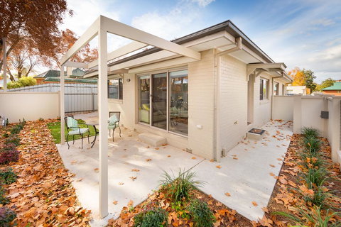 Central Sojourn On Wilcox - Accommodation NT 3