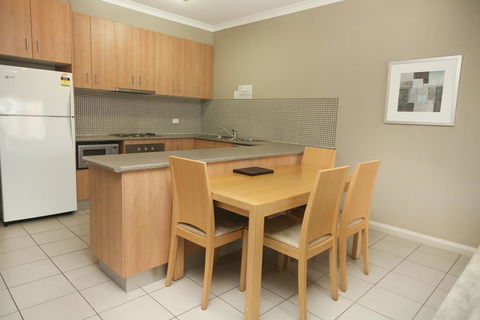 Centrepoint Apartments Griffith - Accommodation NT 2