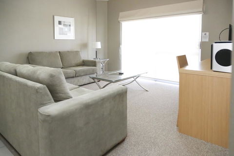 Centrepoint Apartments Griffith - Accommodation NT 3