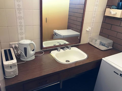 Century Motor Inn - NT Tourism 2