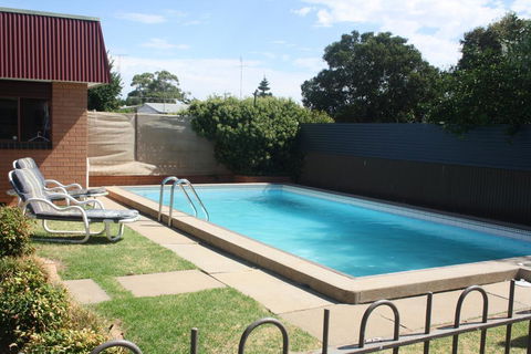 Century Motor Inn - NT Tourism 1
