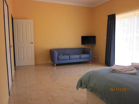 Chalets On Stoneville - NT Tourism 1
