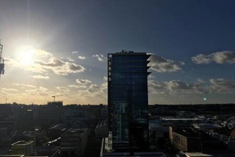 City Rest With Views - High Up Sleeps 4 + Parking - NT Tourism 0