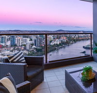 City Sky Home in Africa - River  Story Bridge Views - Accommodation NT