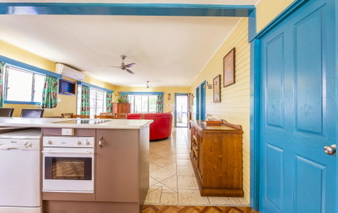 Clifton Beach House - Accommodation NT 2