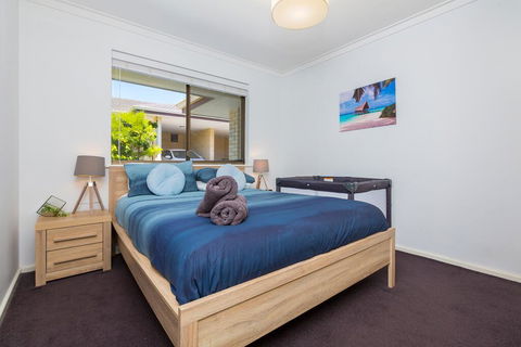 Coastal Convenience! Walk To The Shops & Cafes... - NT Tourism 1